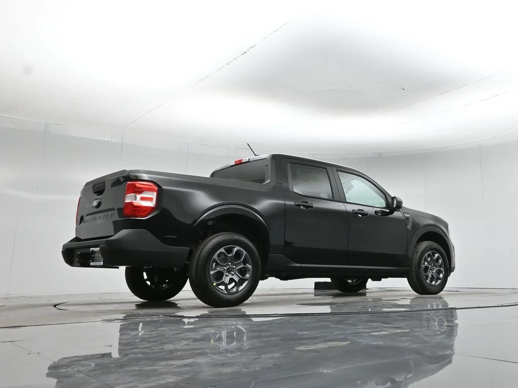 New 2026 Shadow Black Ford XLT image 46