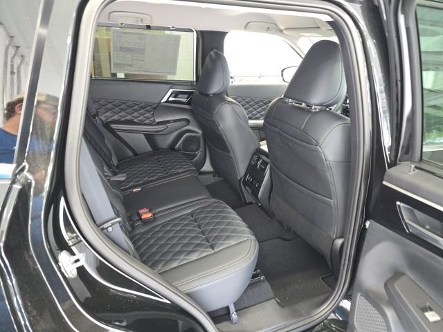 Used 2024 Black Mitsubishi SEL image 17