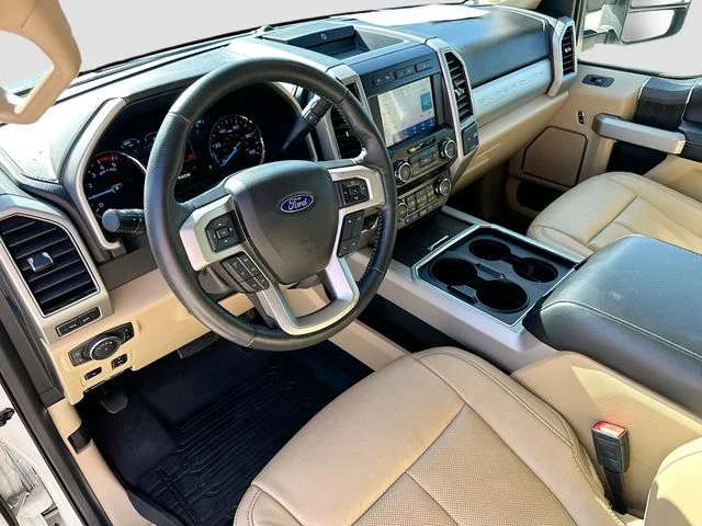 Used 2020 White Ford Lariat image 9