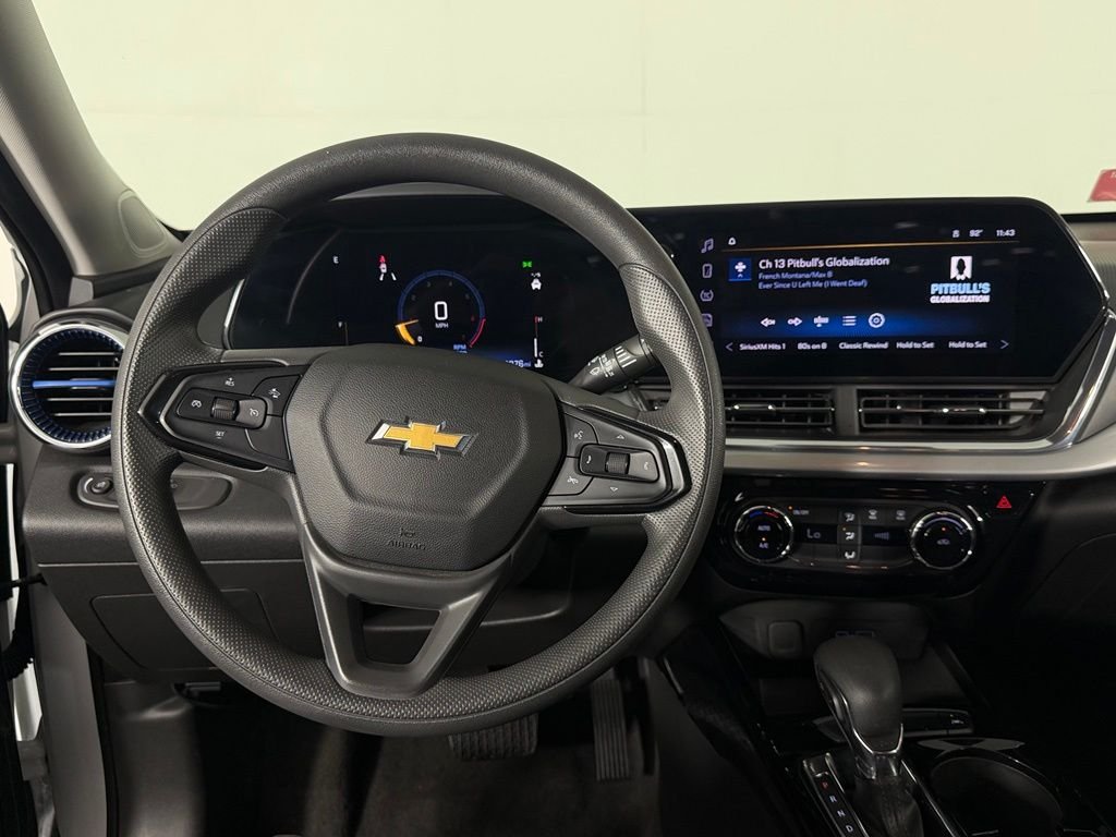 2025 Chevrolet Trax LT - Photo 15