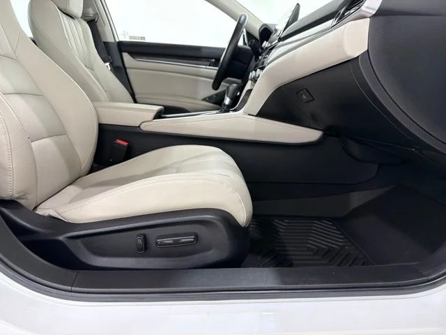 Used 2021 Platinum White Pearl Honda EX-L image 19