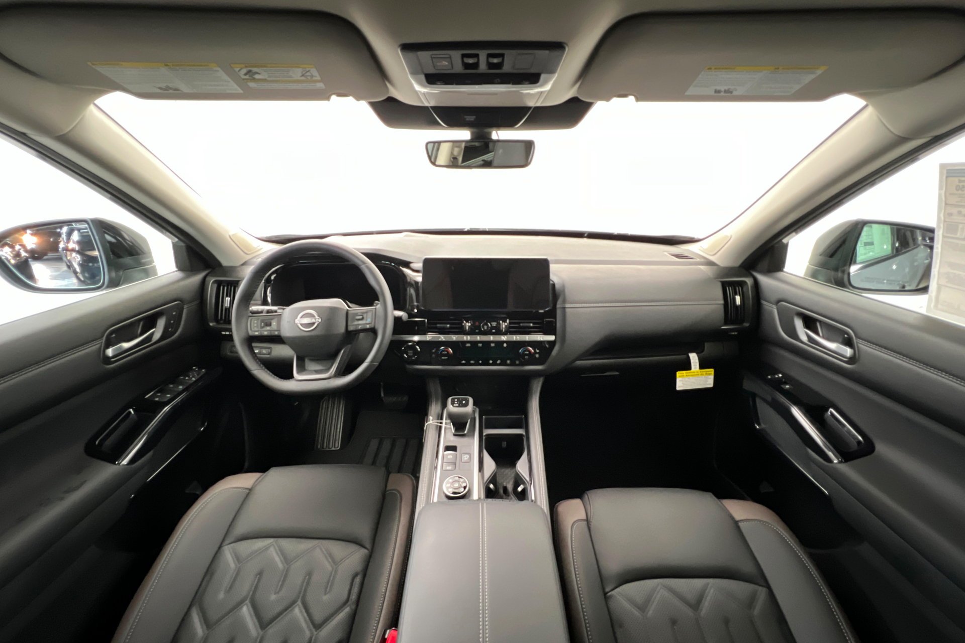 2026 Nissan Pathfinder Platinum - Photo 10
