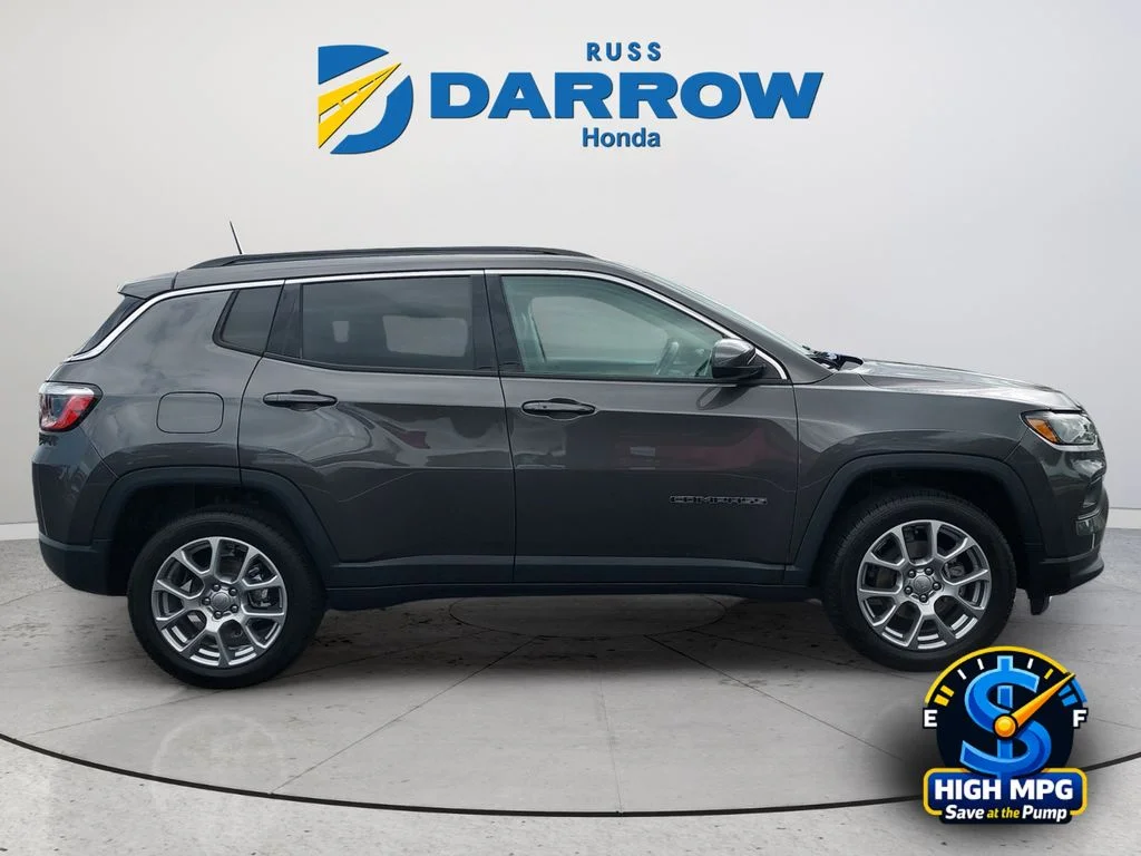 Used 2022 Gray Jeep Latitude Lux image 6