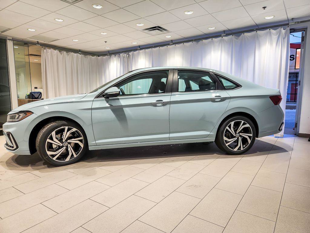 New 2027 Monument Gray Volkswagen 1.5T SEL image 3