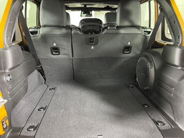 New 2026 Goldilocks Exterior Paint Jeep Sahara image 9