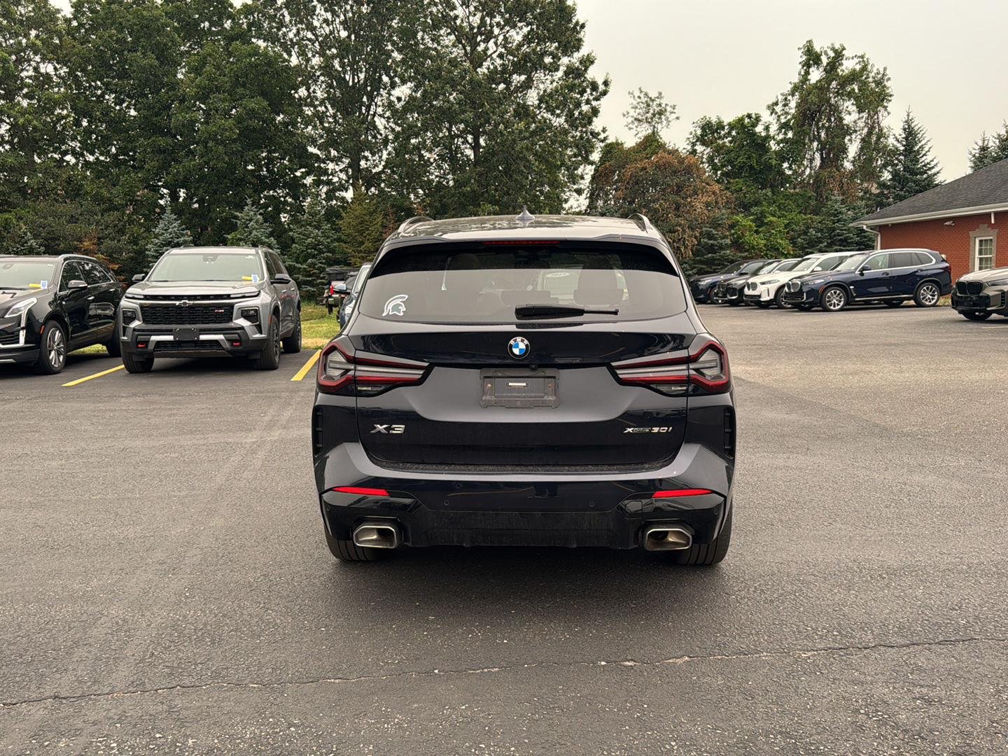 Used 2023 Carbon Black Metallic BMW xDrive30i image 4