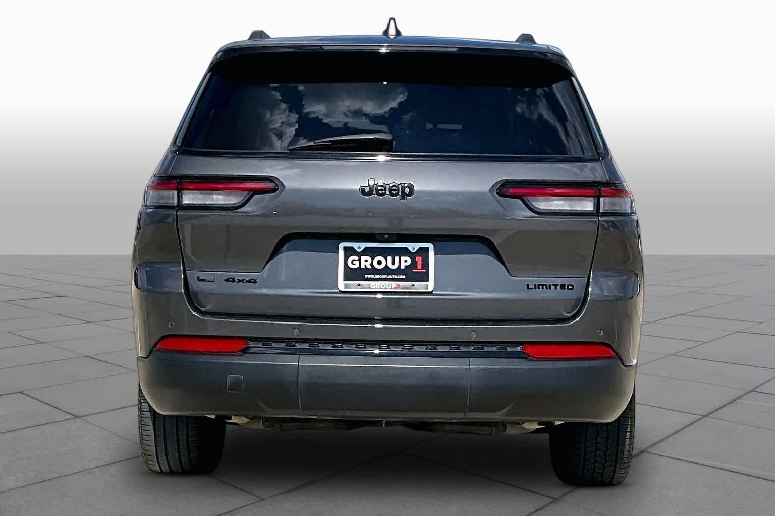 Used 2022 Baltic Gray Metallic Clearcoat Jeep Limited image 5