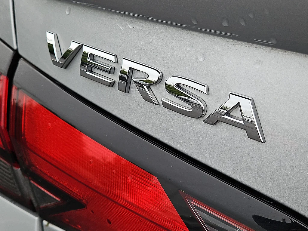 2024 Nissan Versa SR, photo 6 of 12