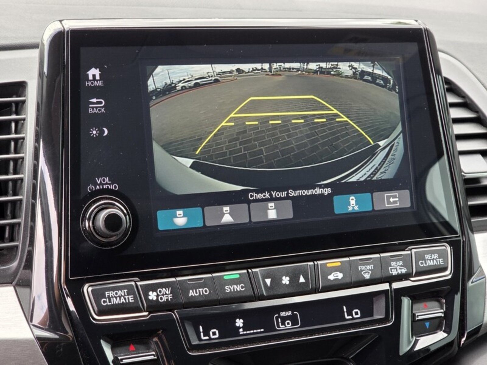Used 2018 PEARL WHITE Honda Touring image 32