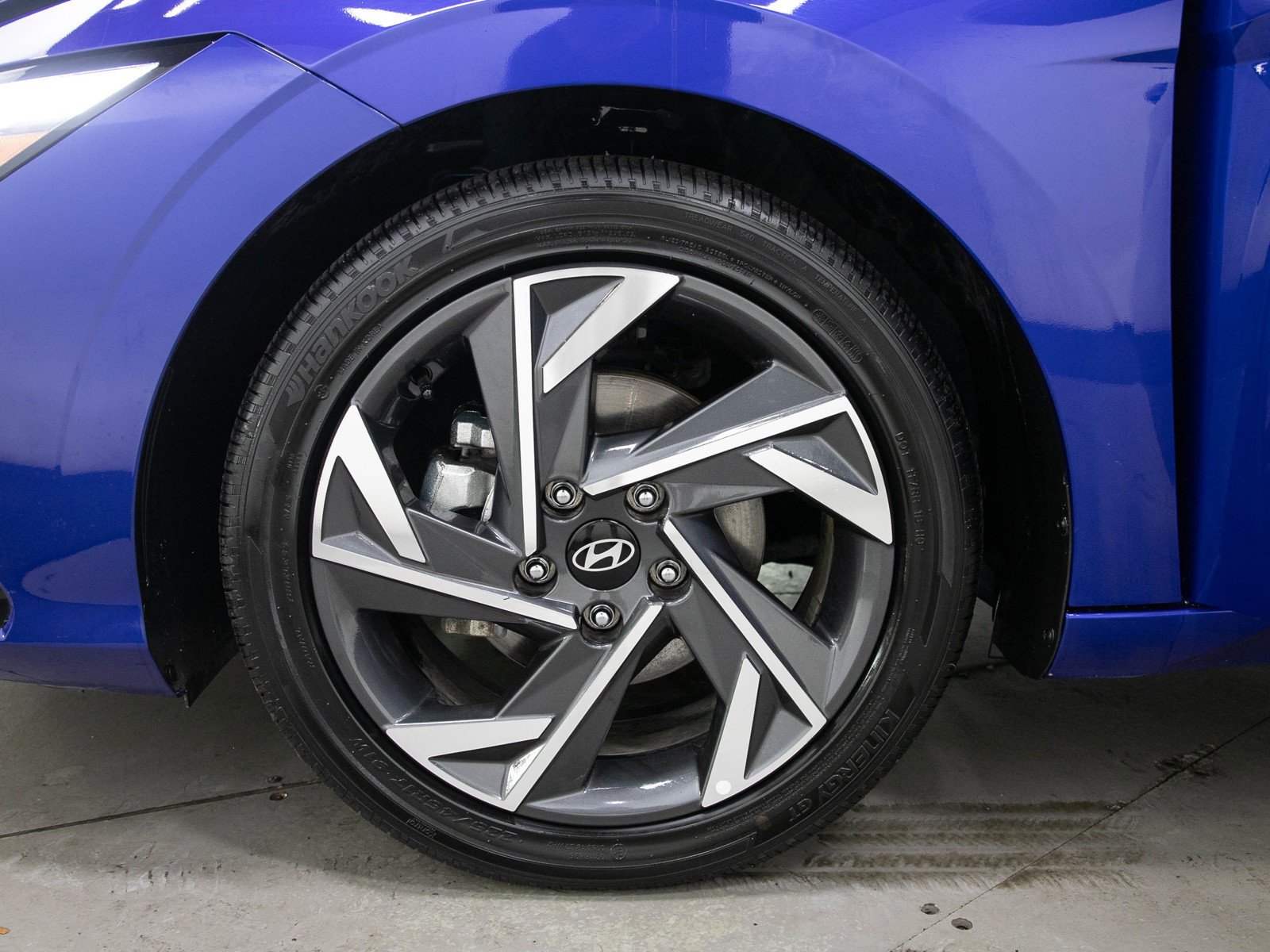Used 2025 Intense Blue Hyundai SEL Convenience IVT image 28