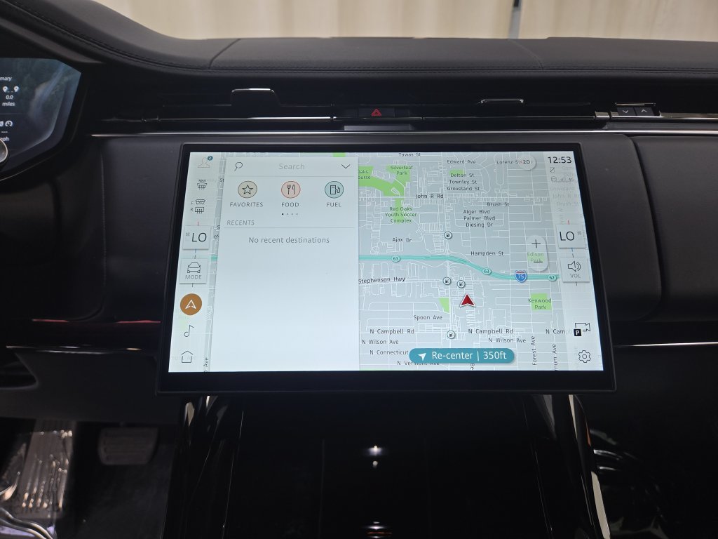 Used 2025 Fuji White Land Rover SE image 6