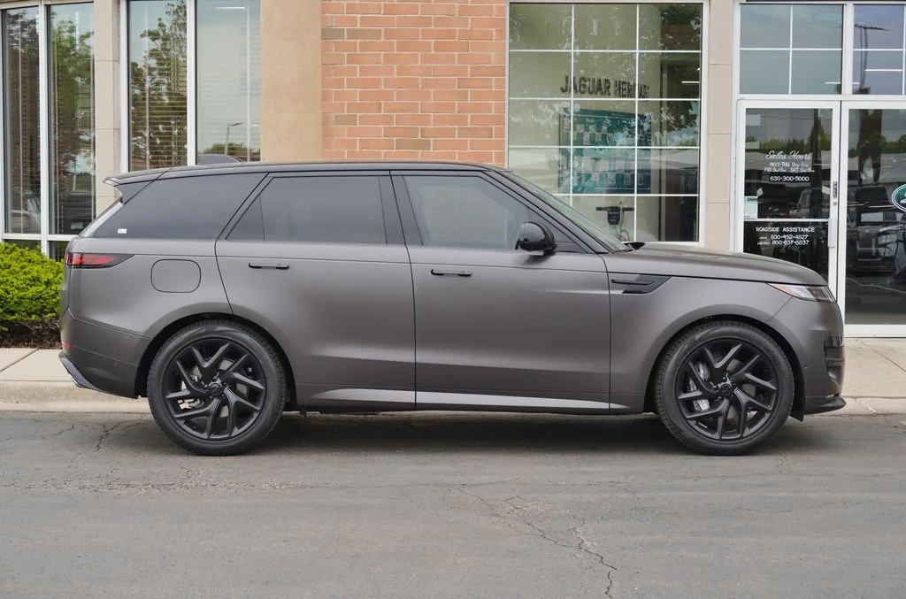 New 2026 Charente Grey Land Rover Dynamic SE image 8