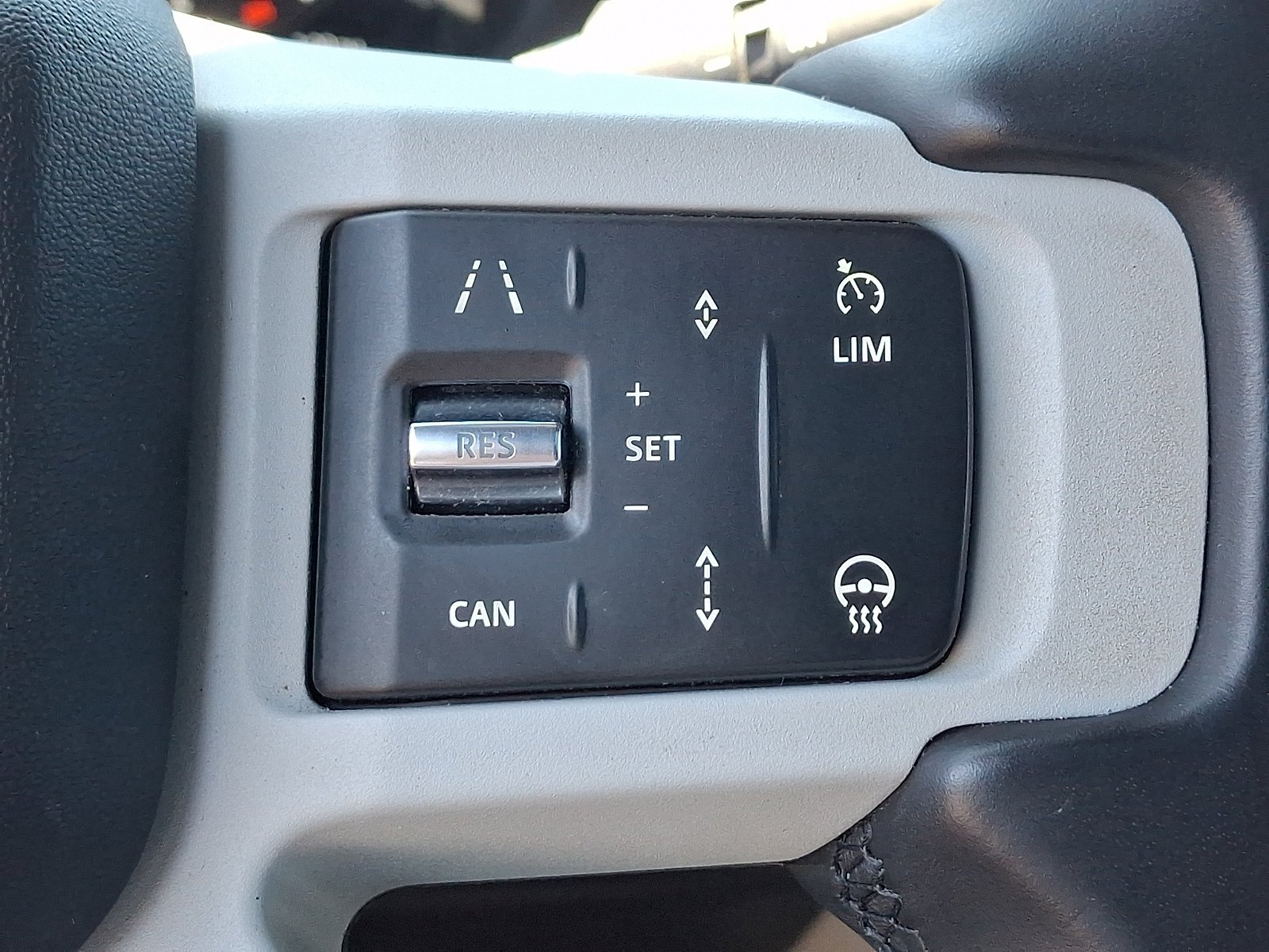 Certified Used 2024 Santorini Black Metallic   1Ag Land Rover SE image 34
