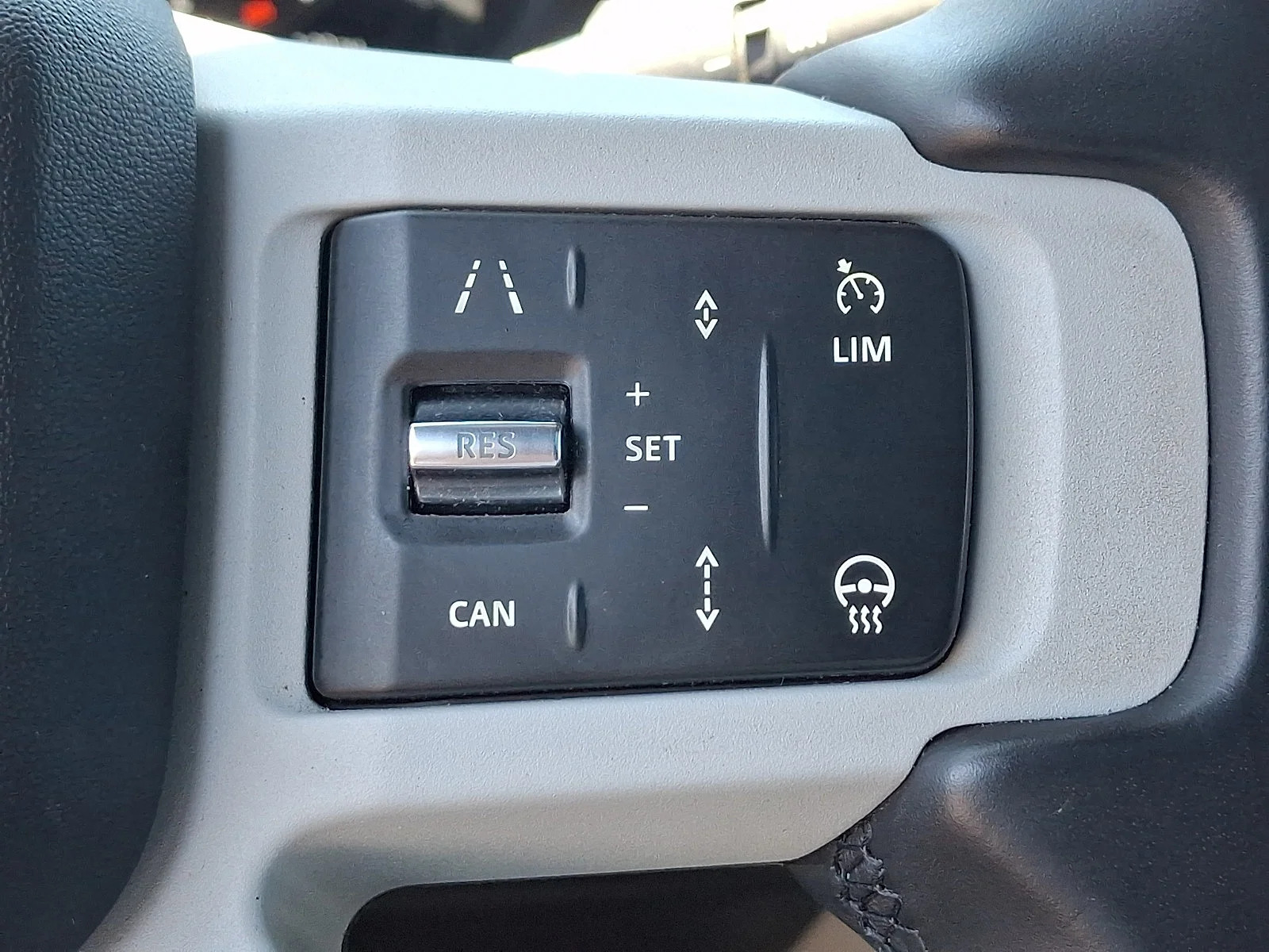 Used 2024 Santorini Black Metallic   1Ag Land Rover SE image 34