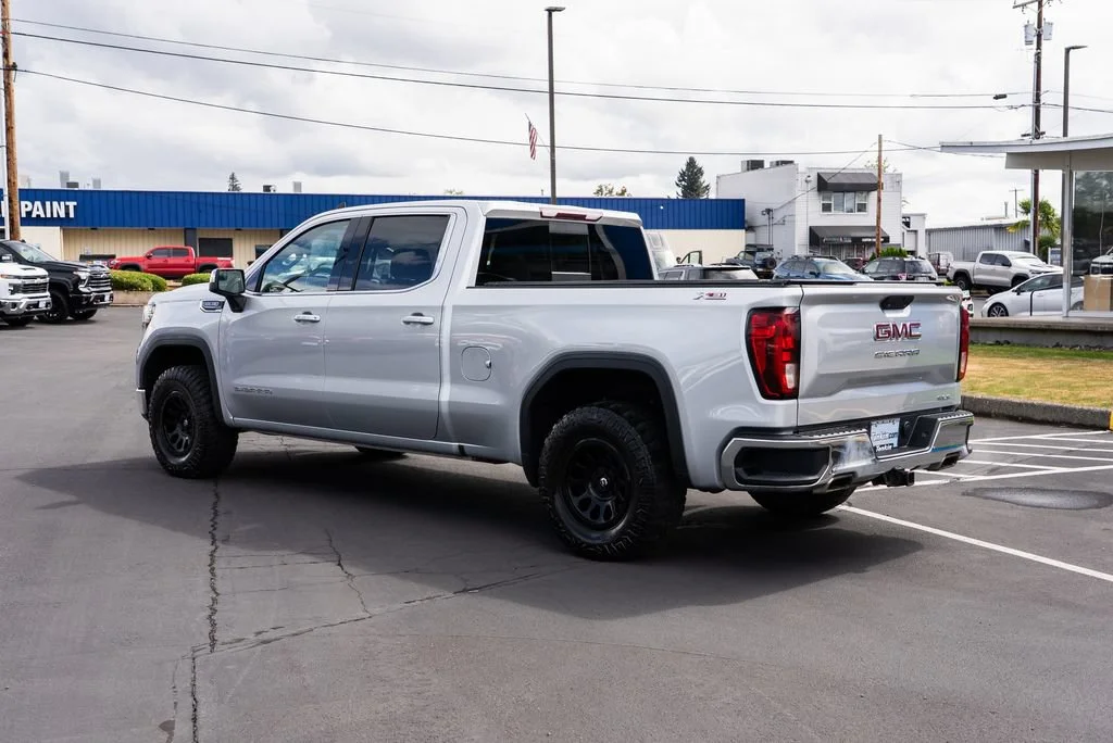 Used 2020 Quicksilver Metallic GMC SLE image 2