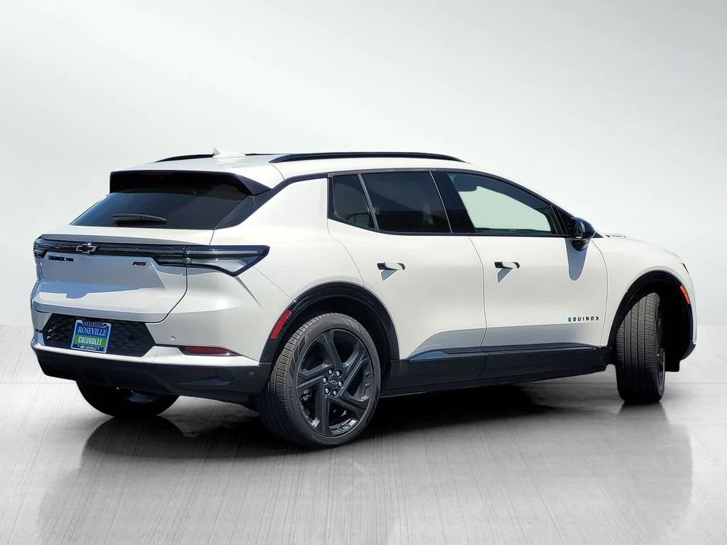 2025 Chevrolet Equinox EV RS - Photo 6