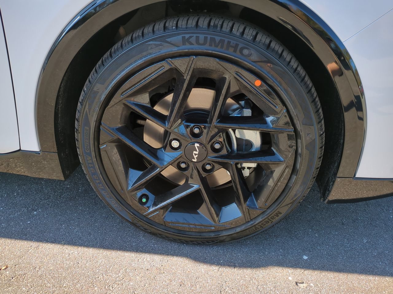 New 2025 Snow White Pearl Kia GT-Line Turbo image 11