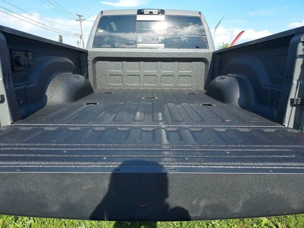 New 2026 Ceramic Gray Clear-Coat Exterior Paint RAM Laramie image 30