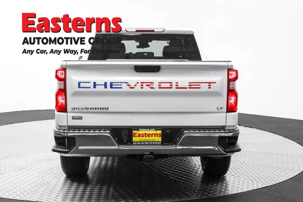 Used 2022 White Chevrolet LT image 6
