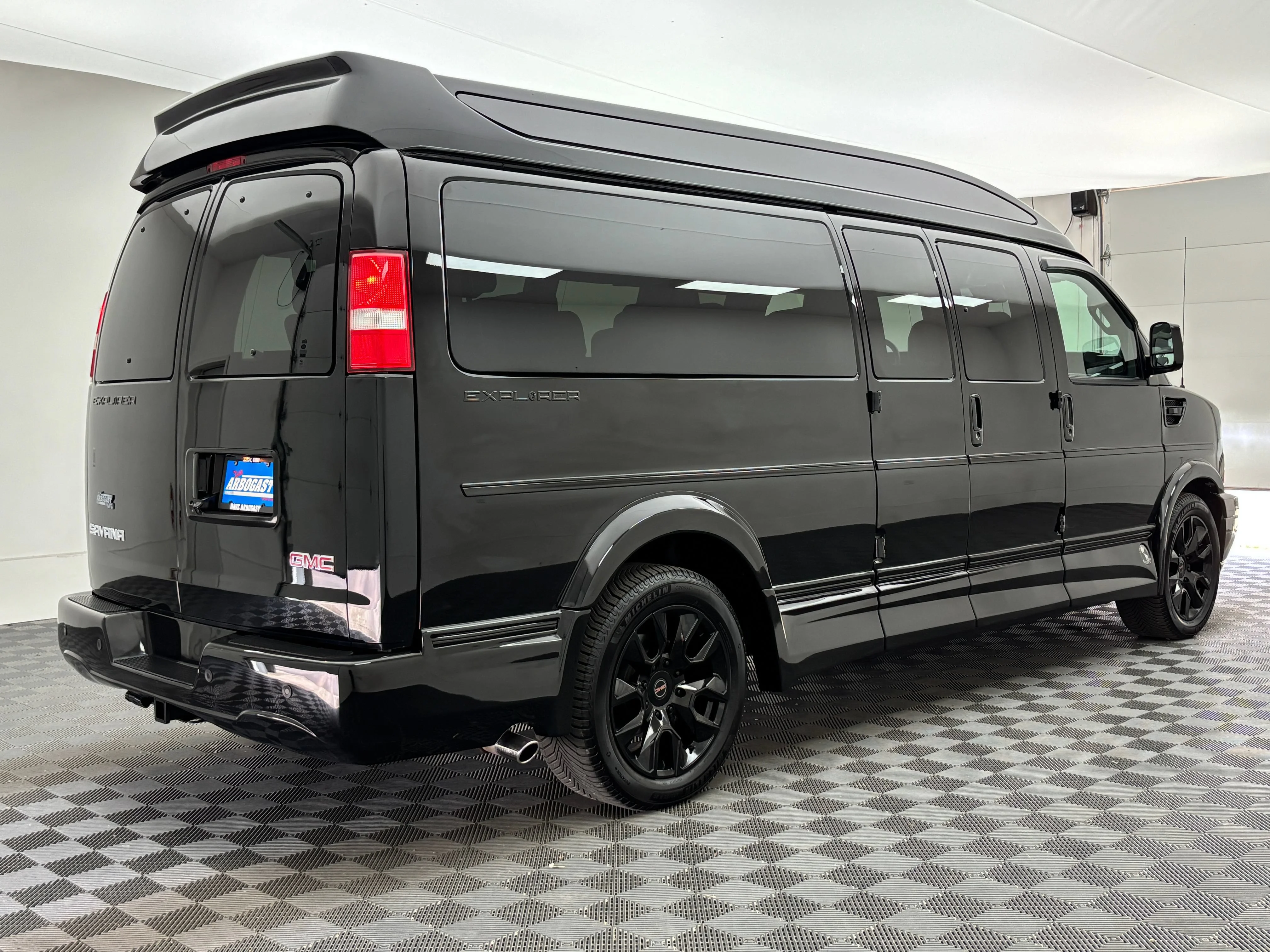 Used 2025 Onyx Black GMC Work Van image 8