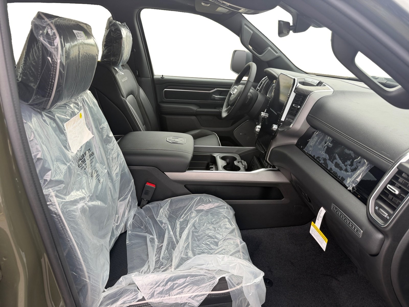 New 2026 Tank Exterior Paint RAM Laramie image 15