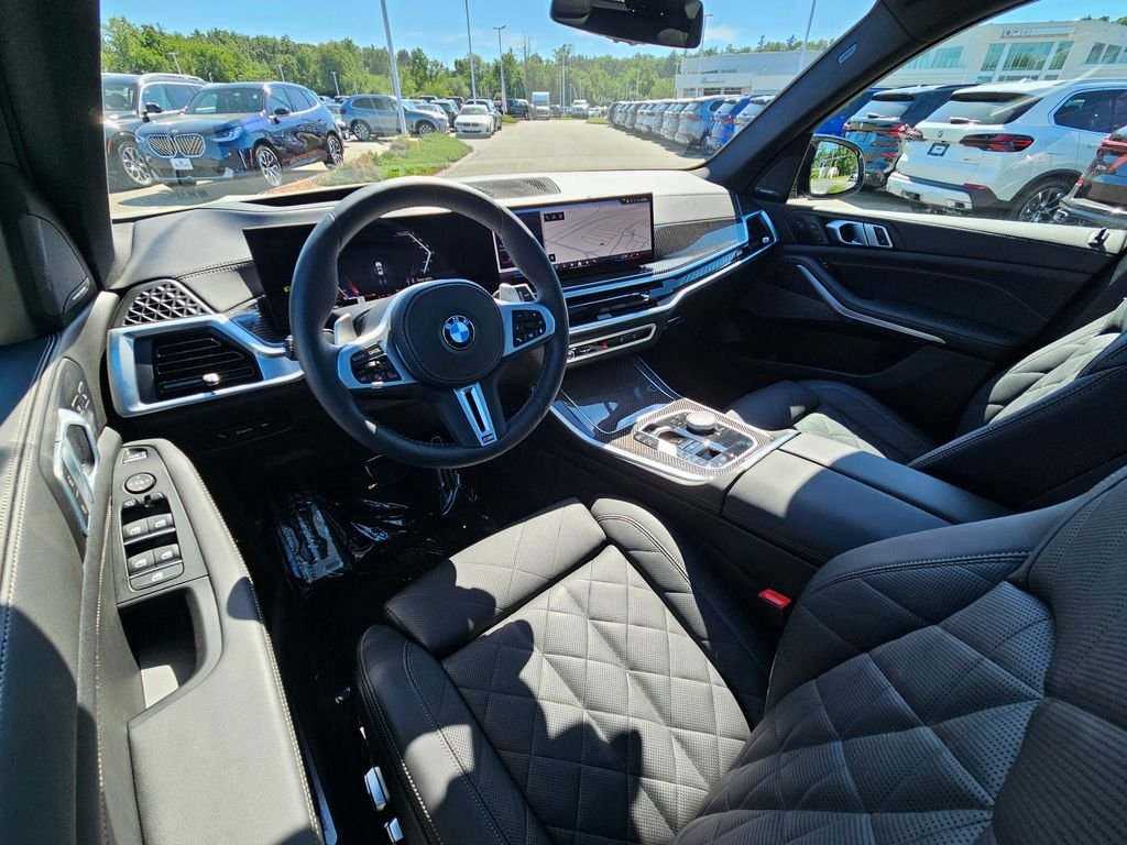 Certified Used 2025 Alpine White BMW M60i image 26