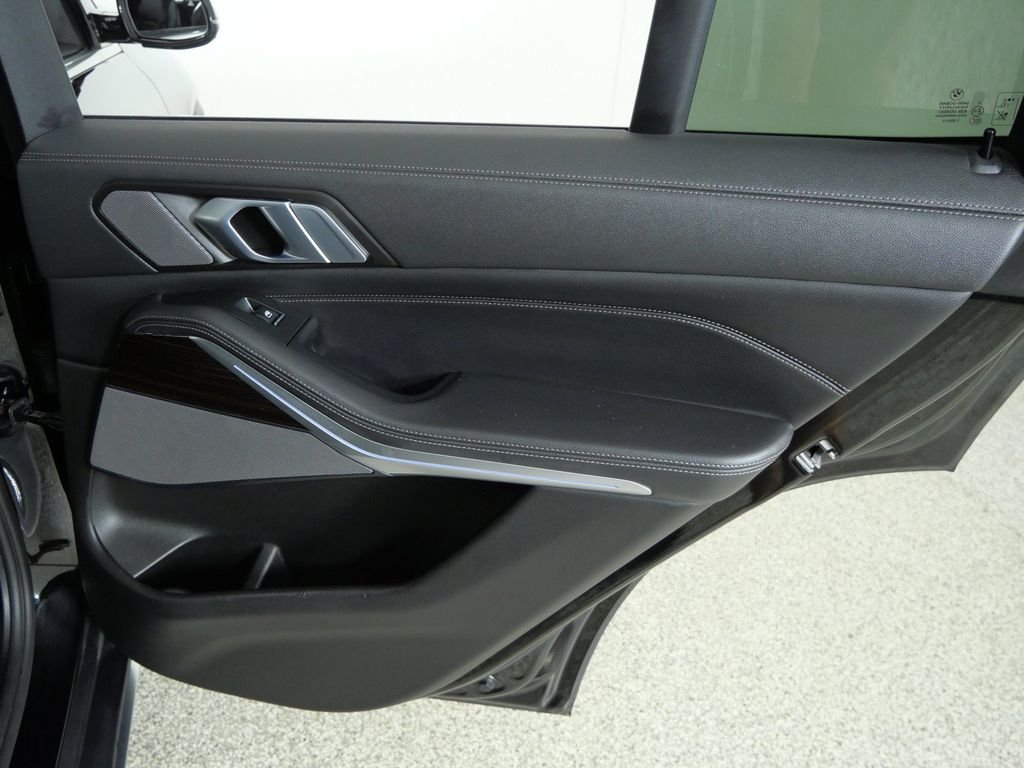 Used 2020 Jet Black BMW xDrive40i image 25