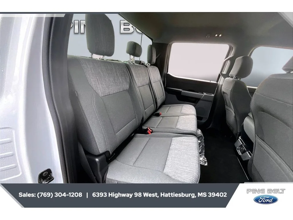 New 2026 Oxford White Ford F-250® XLT image 21