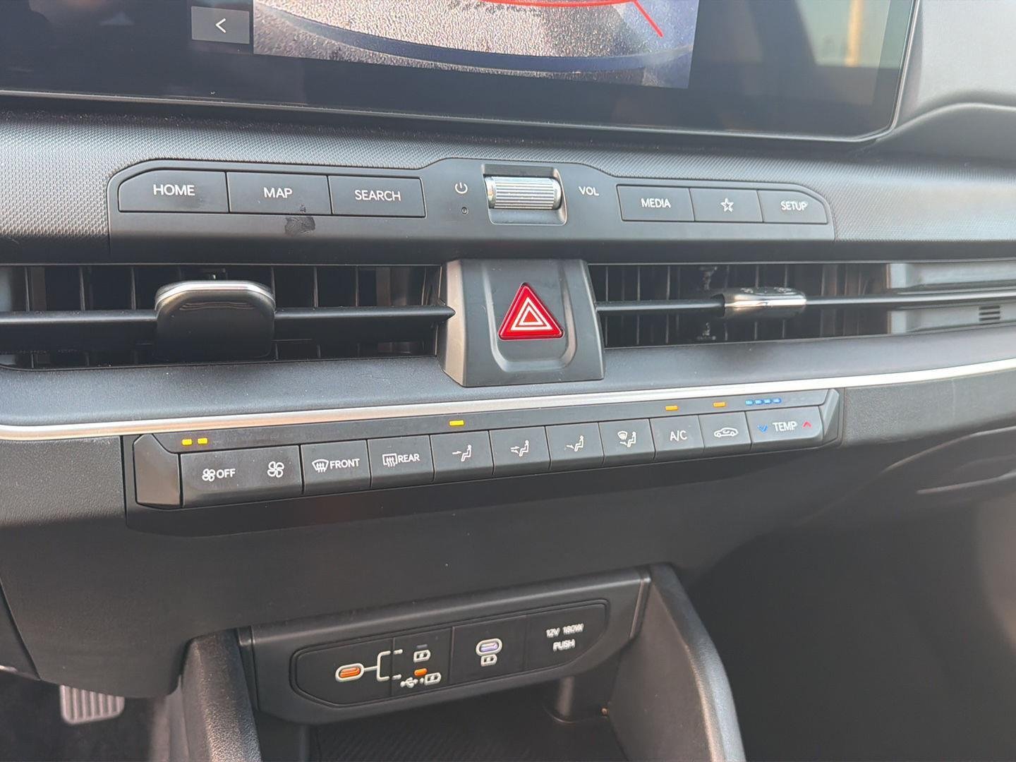 2025 Kia K4 LXS - Photo 25
