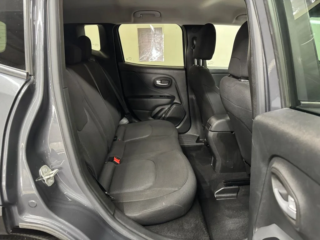 Used 2023 Gray Jeep Latitude image 27