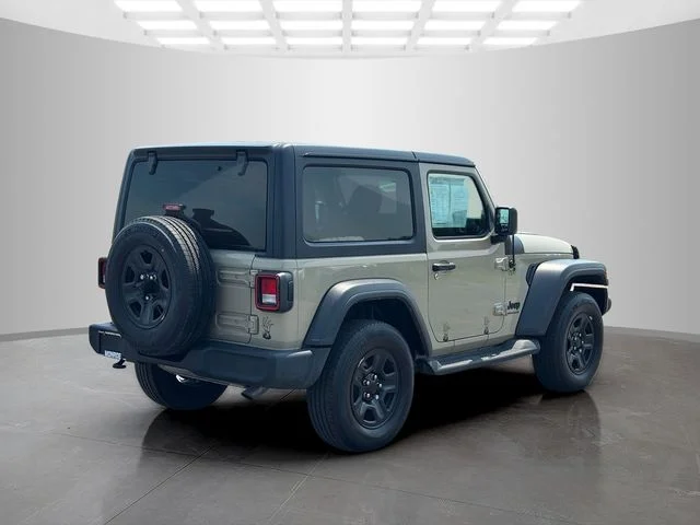 Certified Used 2022  Jeep Sport image 7