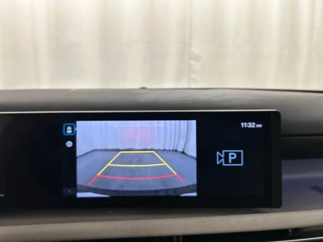 Used 2025 Black Hyundai SEL Convenience image 15
