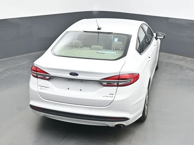 Used 2017 Oxford White Ford SE image 24