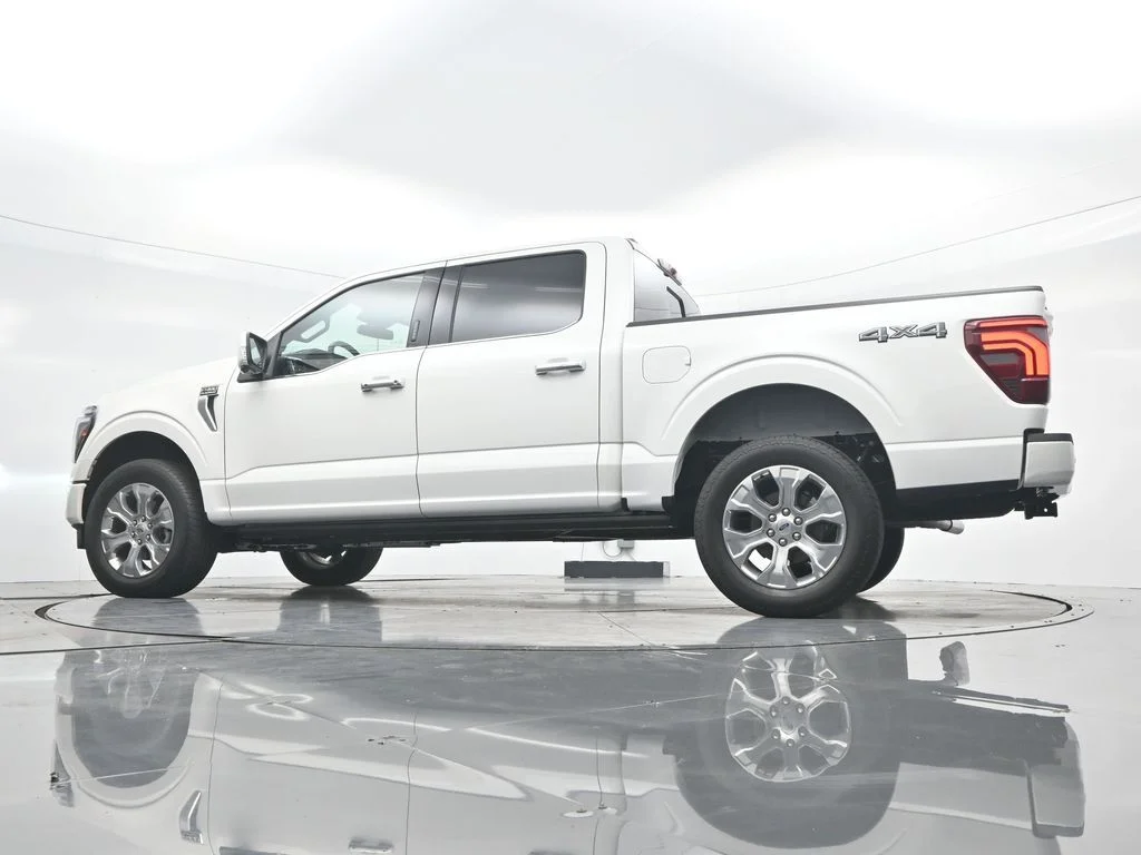 New 2026 Star White Metallic Tri-Coat Ford Platinum® image 42