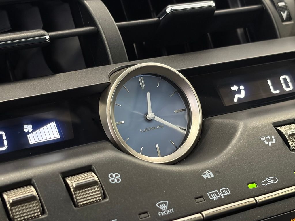 Used 2021 Silver Lexus 300h image 31