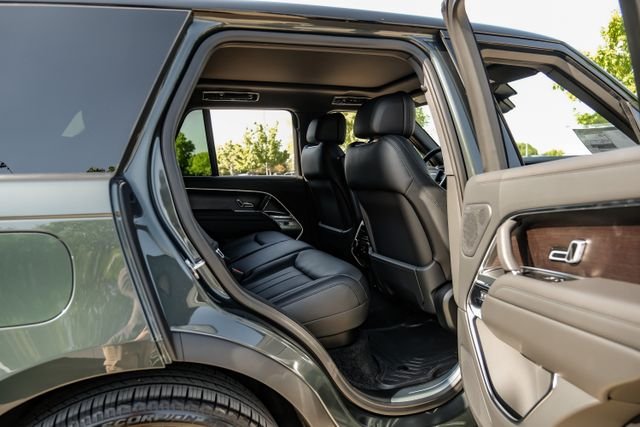 New 2026 Belgravia Green Land Rover SE image 44