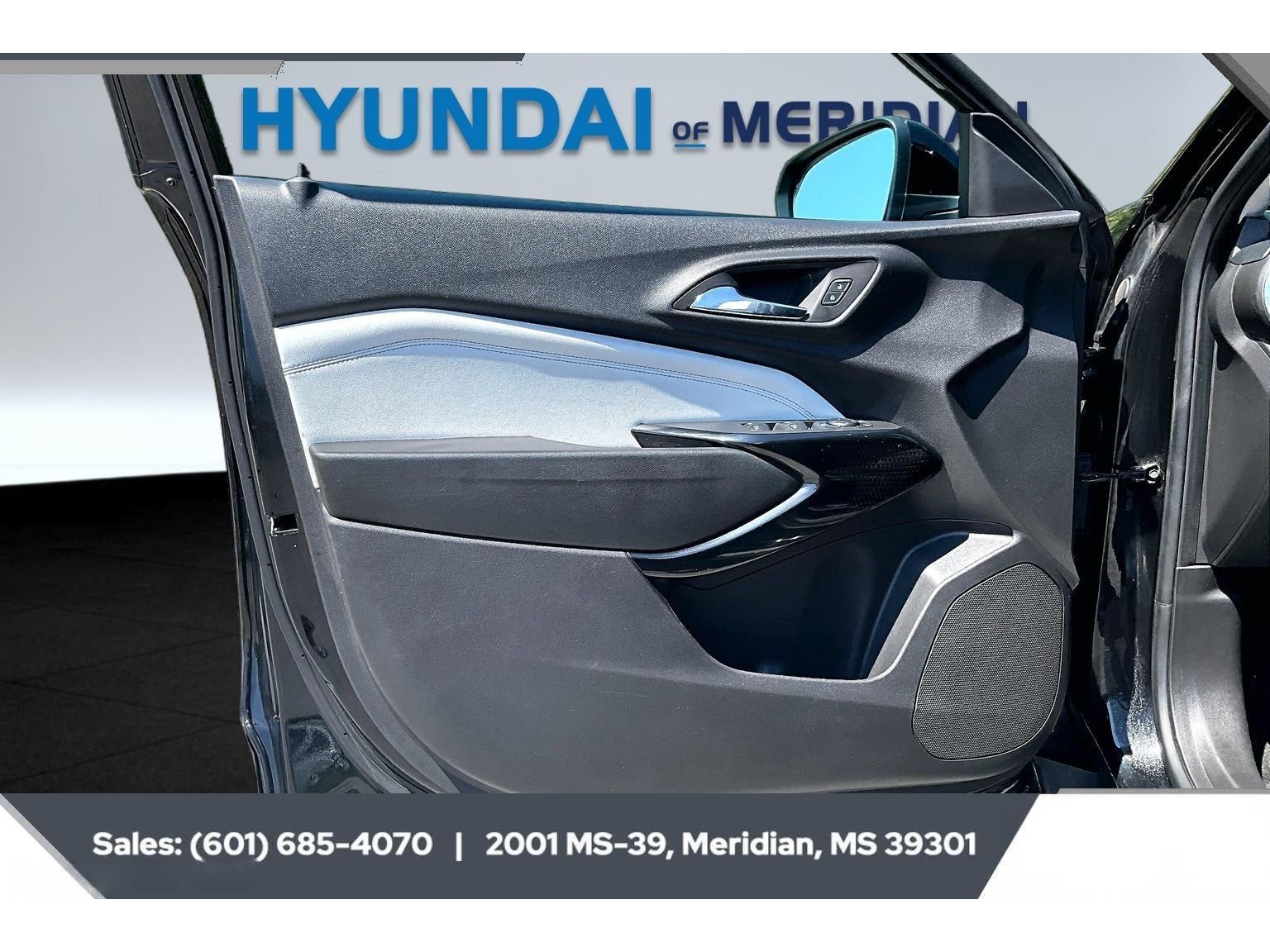 Used 2025 MOSAIC BLACK METALLIC Chevrolet LT image 17