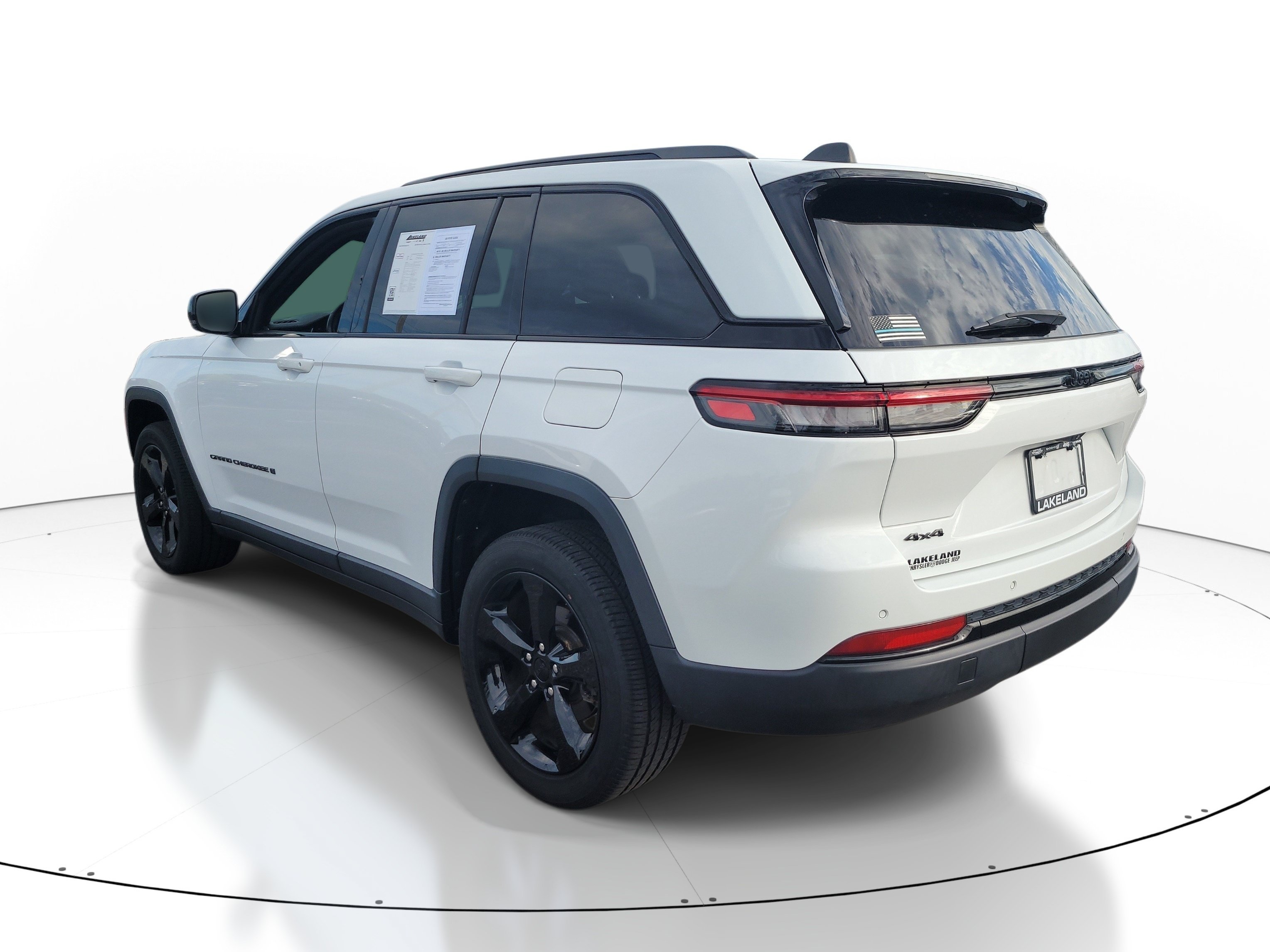 Used 2022 Bright White Clearcoat Jeep Altitude image 6