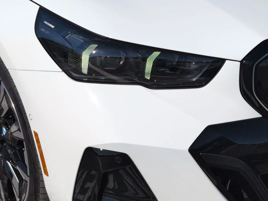 New 2026 White BMW 530i image 13