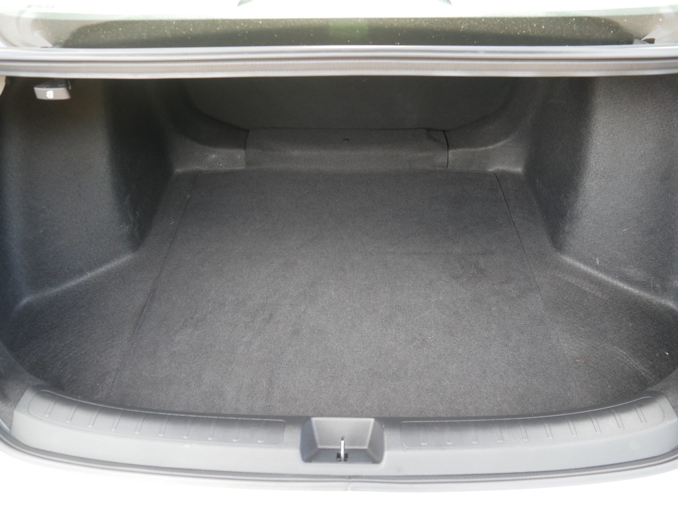 Used 2024 Platinum White Pearl Honda Sport image 18