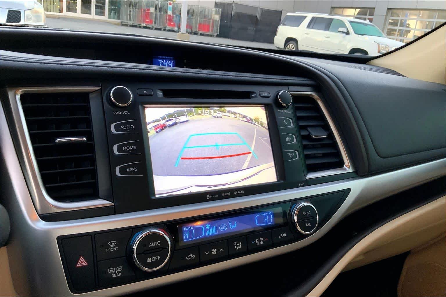 Used 2019 Blizzard Pearl Toyota LE Plus image 26