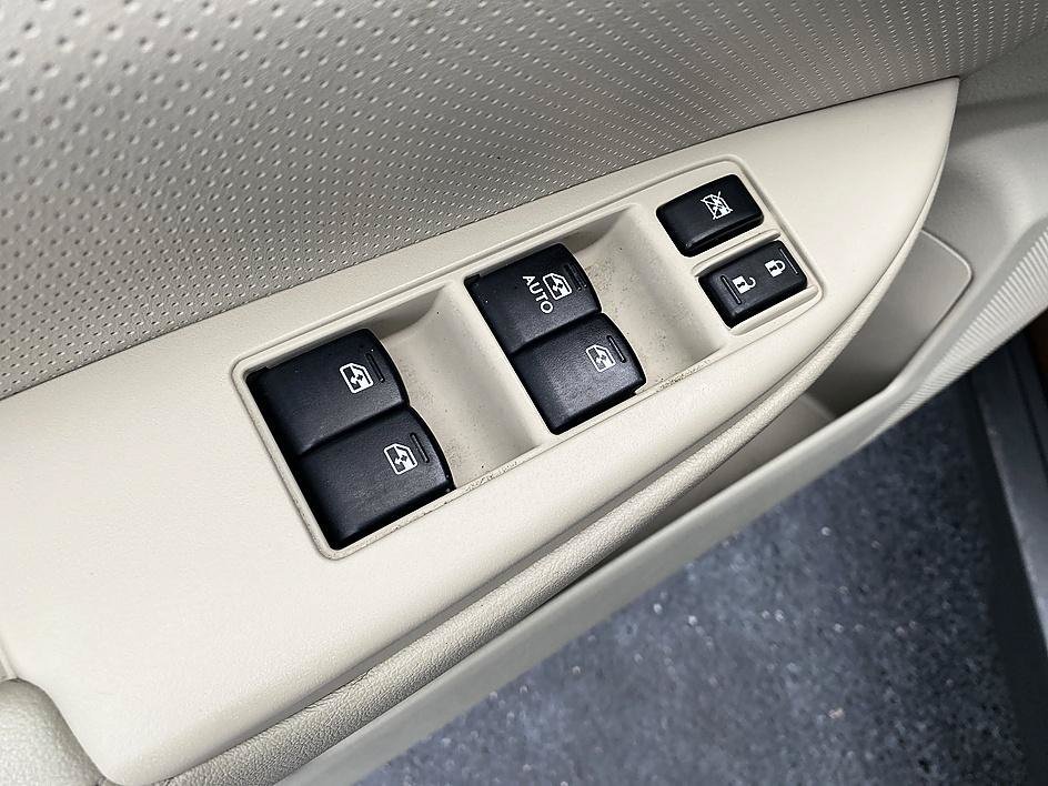 Used 2013 Caramel Bronze Pearl Subaru 2.5i Limited image 11