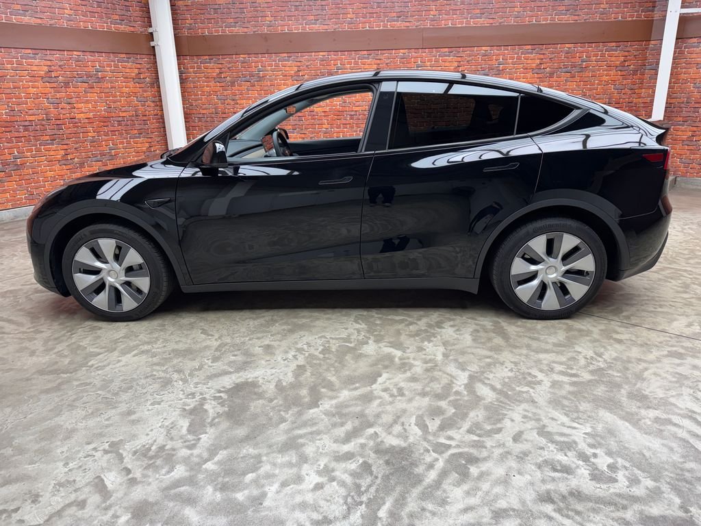 Used 2022 Tesla Model Y Long Range with VIN 7SAYGDEE5NA008422 for sale in Reading, PA