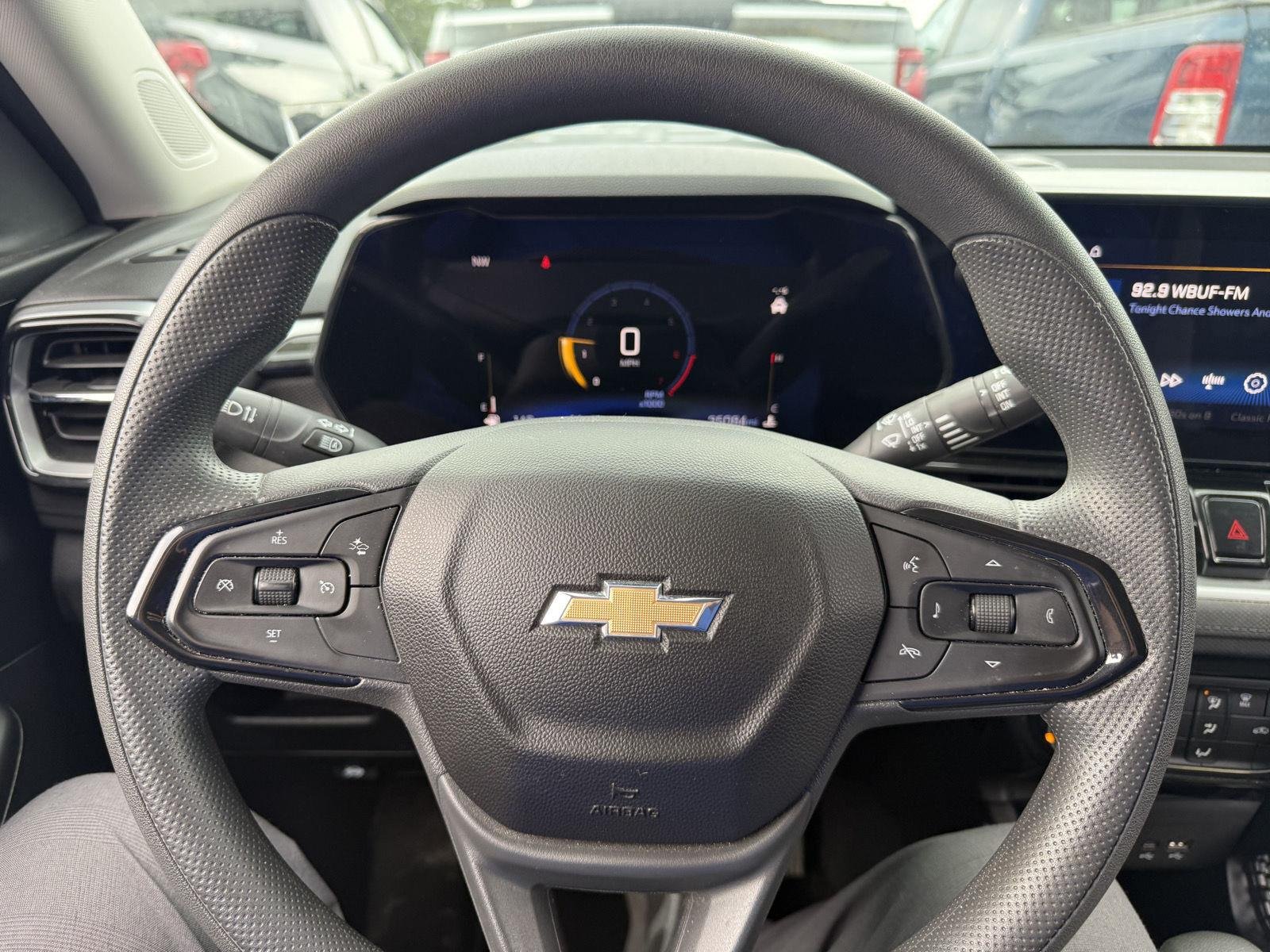 Used 2024 Summit White Chevrolet LT image 11