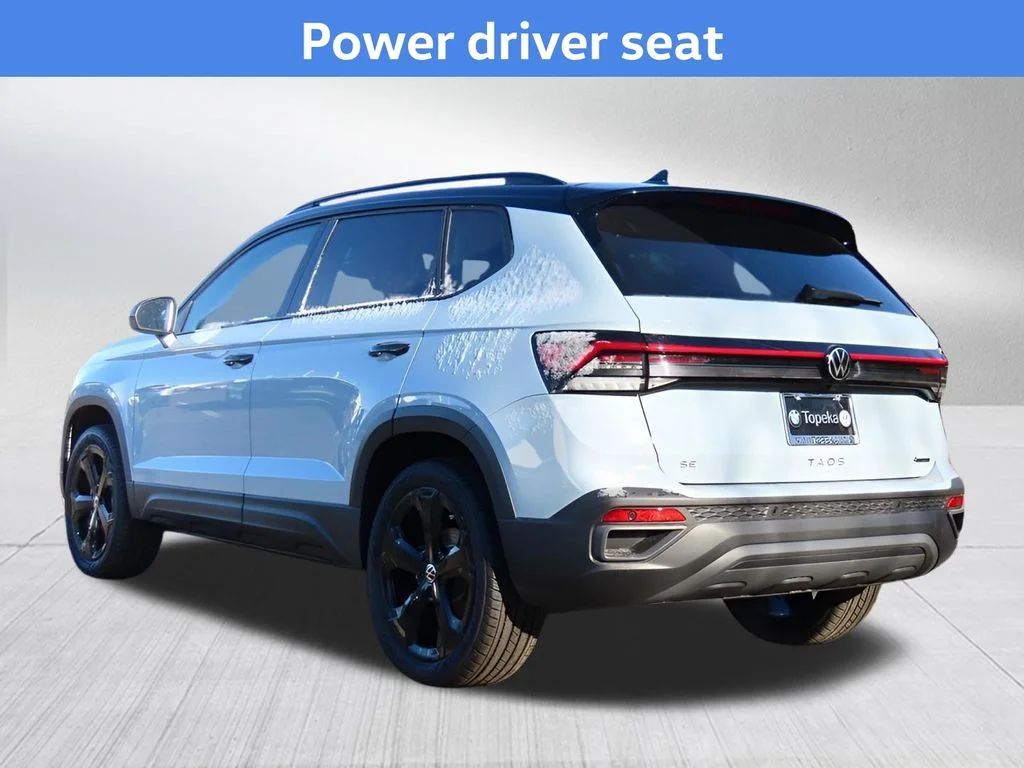 2025 Volkswagen Taos SE Black - Photo 6