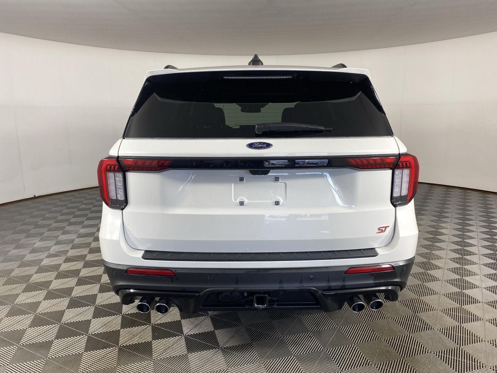 Used 2025 Star White Metallic Tri-Coat Ford ST image 9
