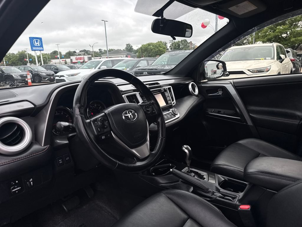 Used 2016 Gray Toyota SE image 15
