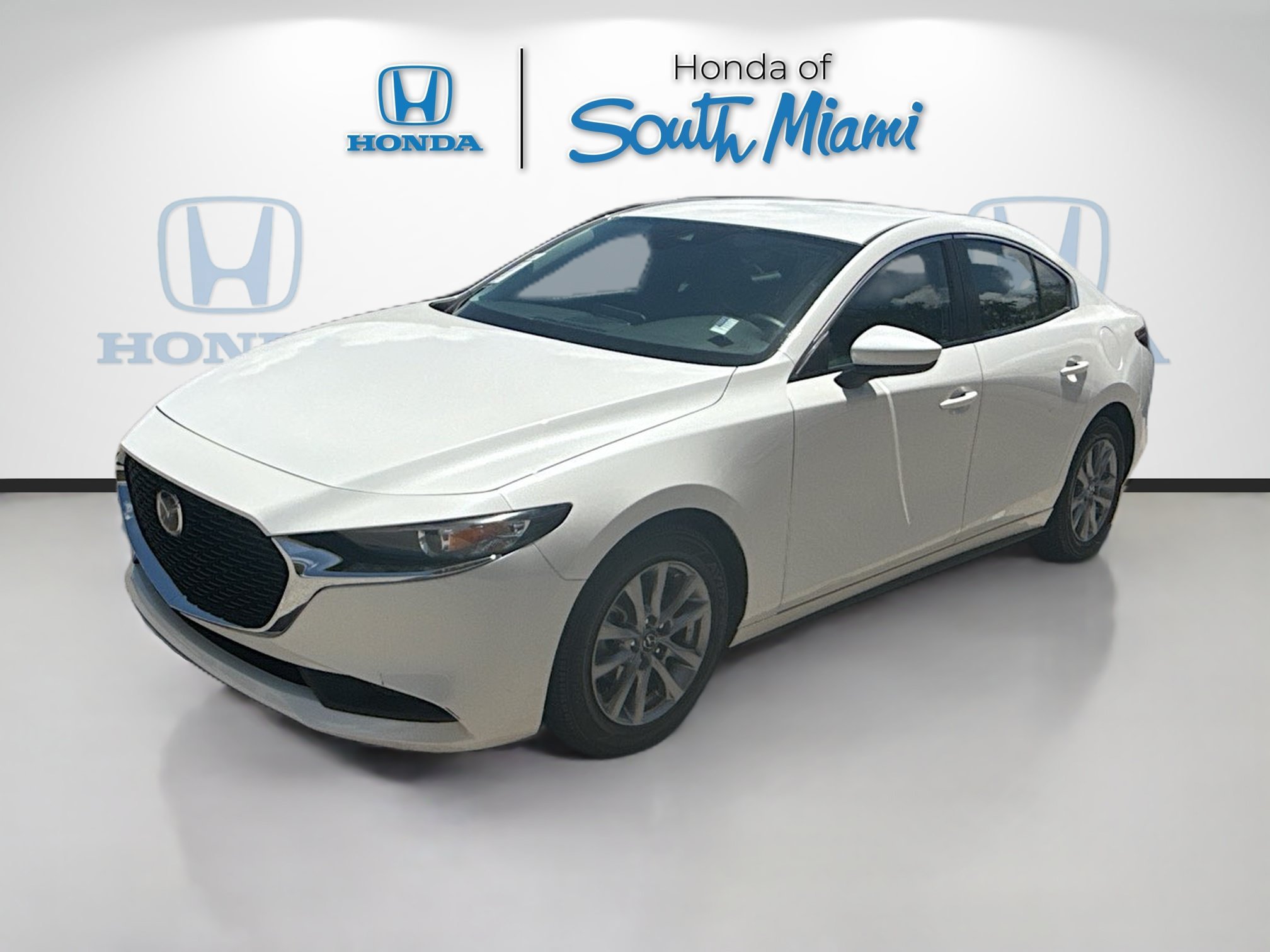 Used 2020 Snowflake White Pearl Mica Mazda  image 3