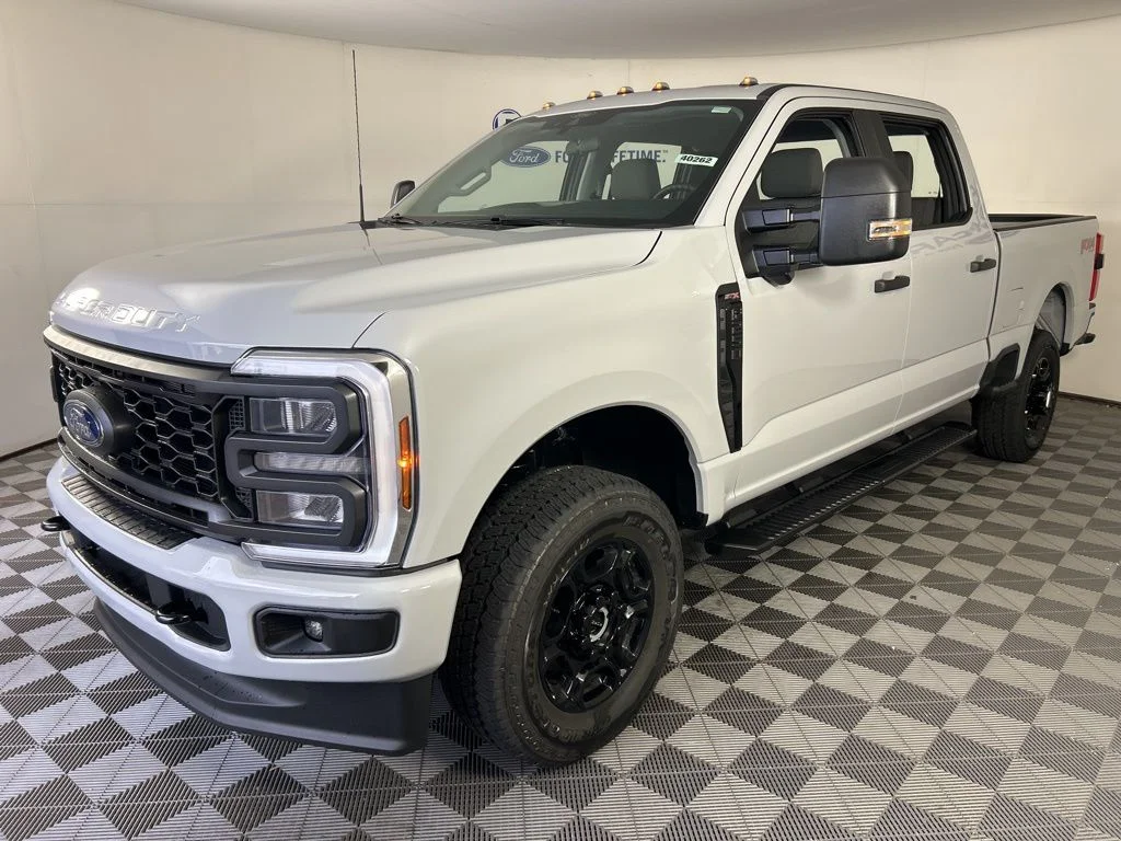 2026 Ford F-250 XL 4x4 Crew Cab 6-3/4' Box's photo