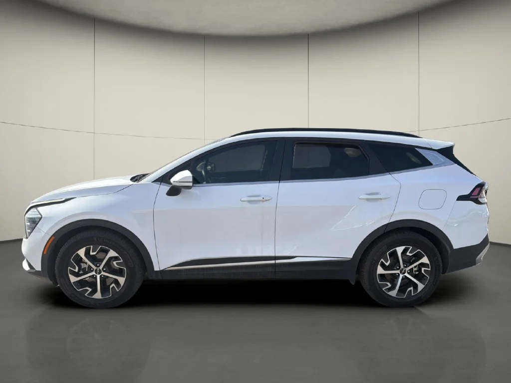 Used 2025 White Kia EX image 4